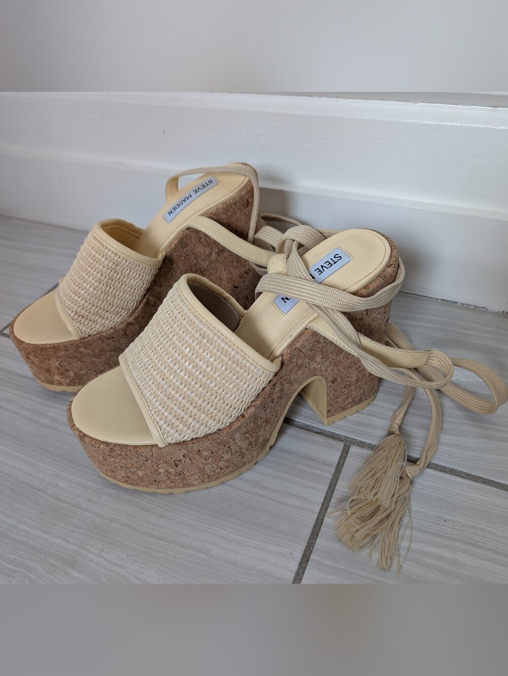 Steve Madden MaiTai Platform Sandal Heels Size 6 Cork Lug Sole Woven Raffia Boho - Picture 2 of 7